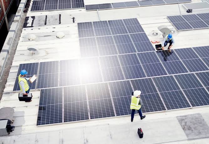 10 Things to Know Before Investing in Commercial Solar Panels